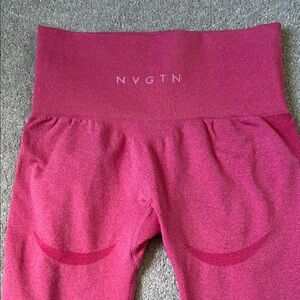 NVGTN Seamless Leggings in Fuchsia (XS) - Squat-Proof & High-Waisted